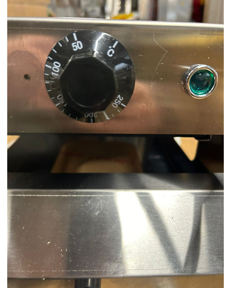 Electric Tray Sealing Packing Machine Electric Tray Sealing Packing Machine
