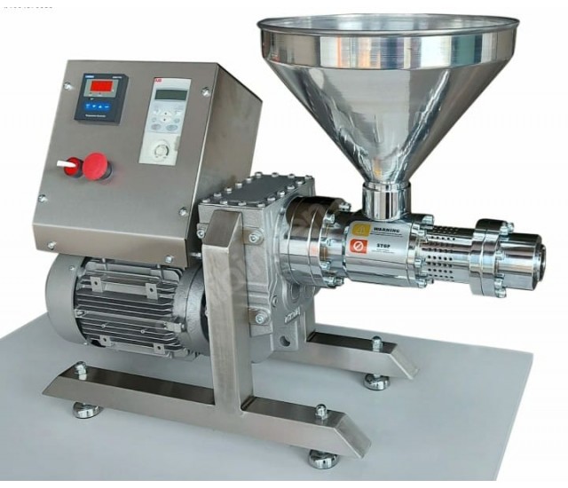Revolutionary Cold Press Oil Press Machine | Retain Nutrients and Flavor with Screw Press Technic 550 W