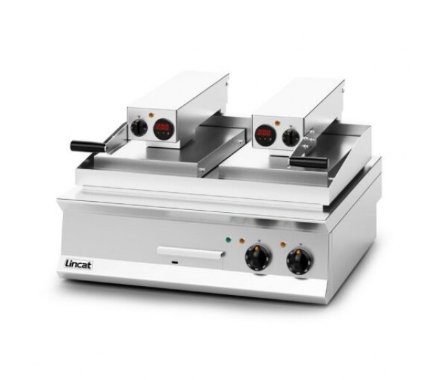 OE8210 - Lincat Opus 800 Electric Counter-top Clam Griddle - Flat Upper Plate - W 800 mm - 17.2 kW