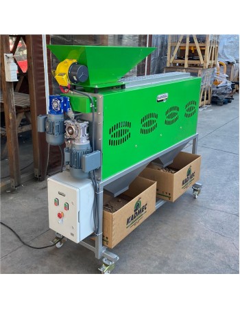 Turco CKK200 Integrated Calibration Walnut & Hazelnut Cracking Machine Turco CKK200 Integrated Calibration Walnut & Hazelnut Cracking Machine
